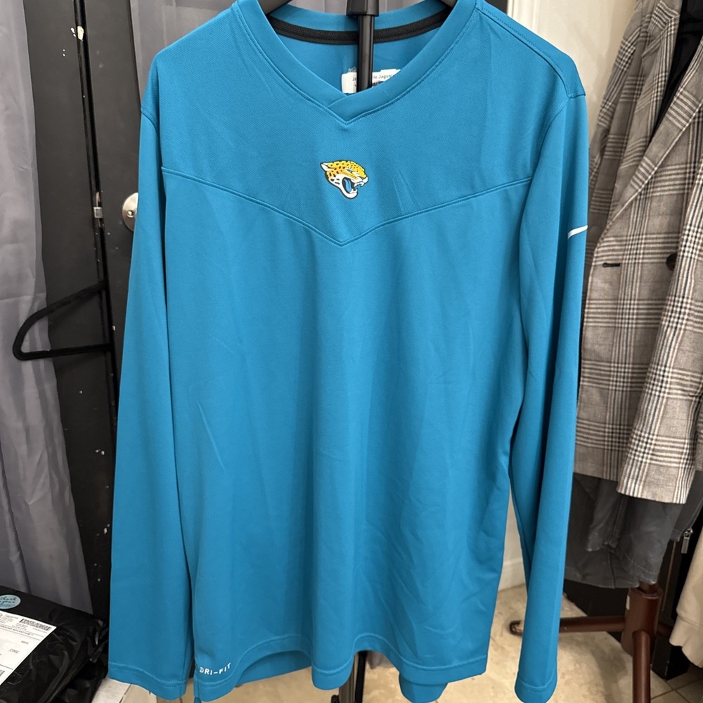 Nike Jacksonville Jaguars Team Issued Staff Dri-Fit Long Sleeve V-Neck Shirt L